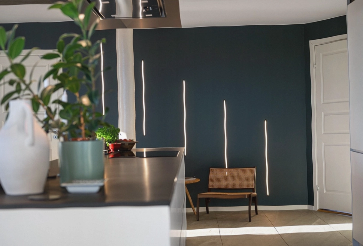 Badkamer met travertijn en inloopdouche